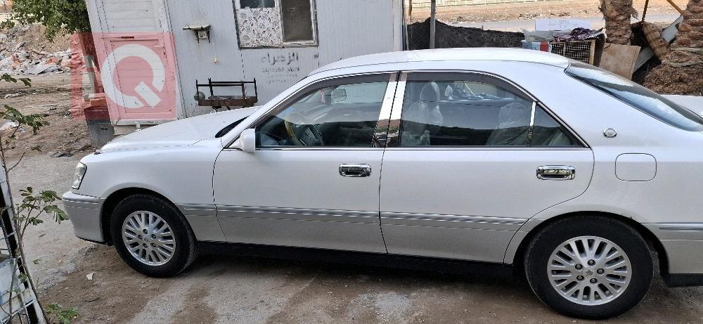 تۆیۆتا کراون